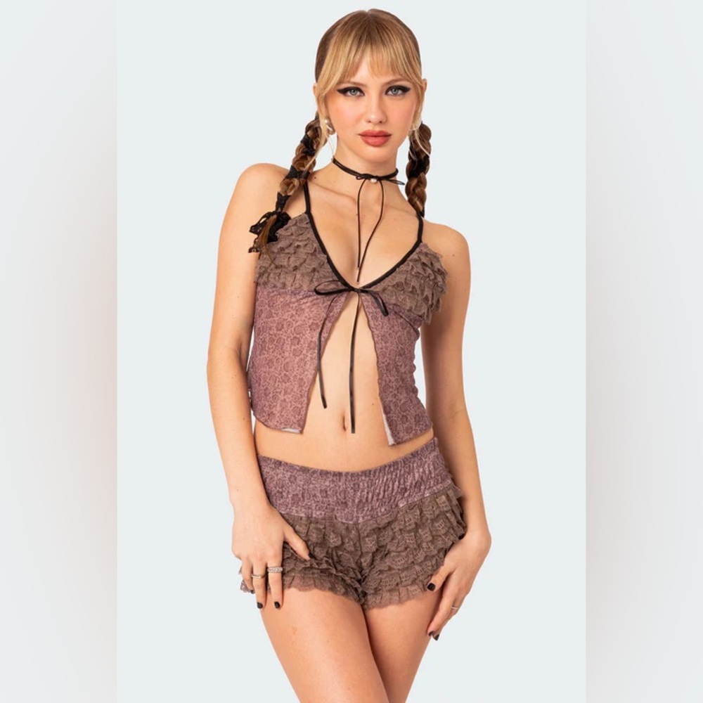 Stylish Brown Lace Crop Top edikted